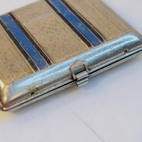 Vintage VOLUPTE' Silver Powder Compact Make-Up Mirror Case 3” x 2.5" - Picture 5 of 6